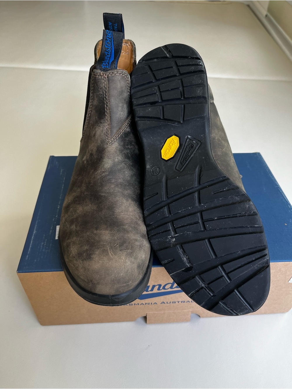 Blundstone Men's Distressed Brown/Tan Chukka Work Boots